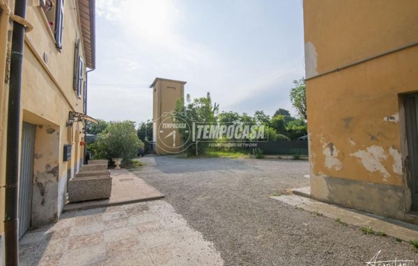 appartamento in vendita a Modena in zona Madonnina / Quattro Ville