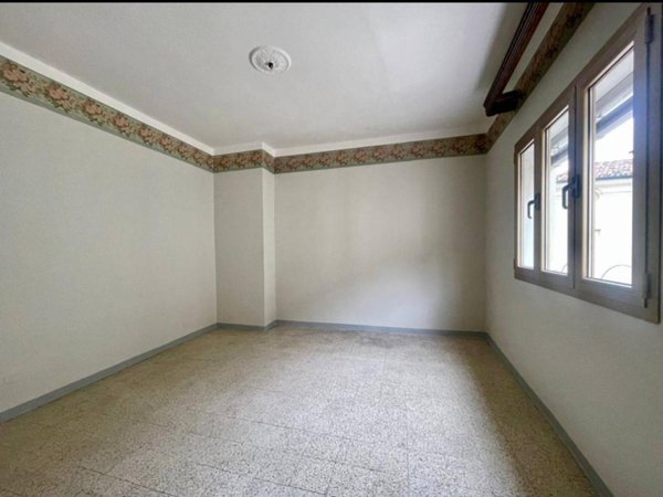 appartamento in vendita a Modena in zona Centro Storico