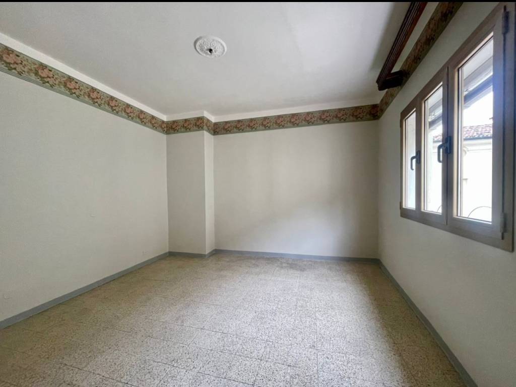 appartamento in vendita a Modena in zona Centro Storico