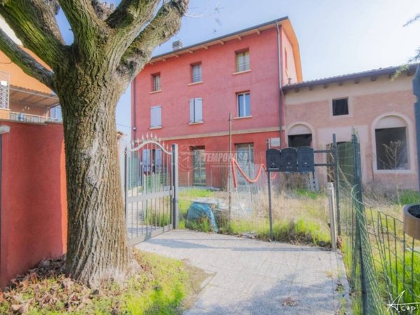 appartamento in vendita a Modena in zona Madonnina / Quattro Ville