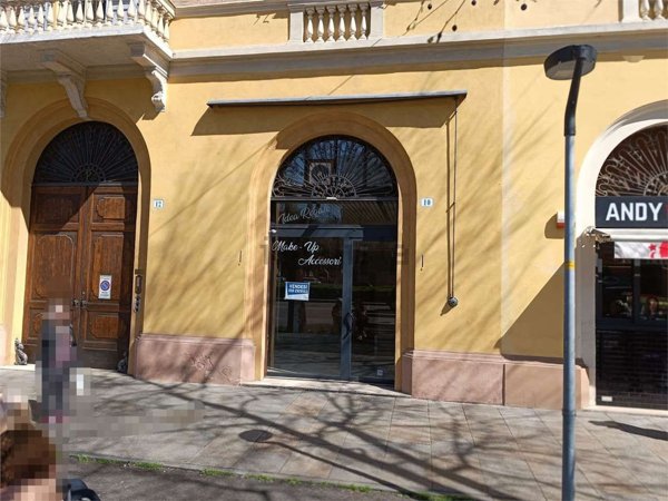negozio in vendita a Modena in zona Centro Storico