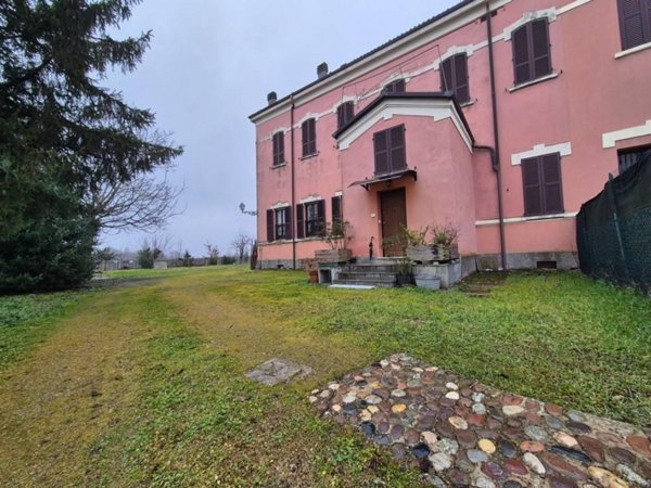 casa indipendente in vendita a Modena in zona Ganaceto