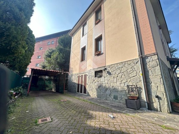 casa indipendente in vendita a Modena in zona Buon Pastore