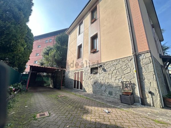 casa indipendente in vendita a Modena in zona Buon Pastore