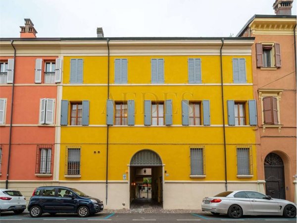 appartamento in vendita a Modena in zona Centro Storico