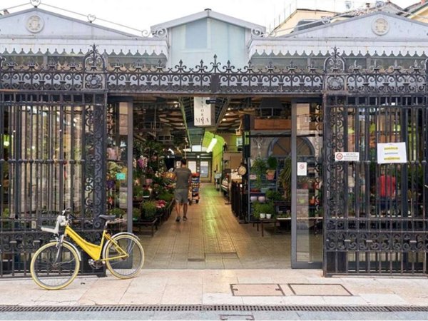 negozio in vendita a Modena in zona Centro Storico