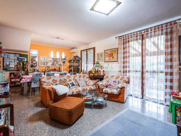 casa indipendente in vendita a Modena in zona San Faustino