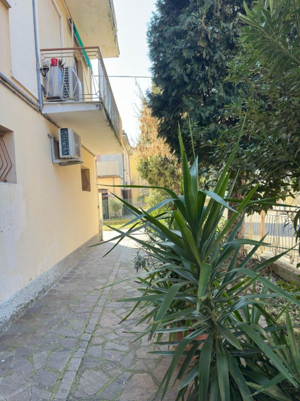 appartamento in vendita a Modena in zona Madonnina / Quattro Ville