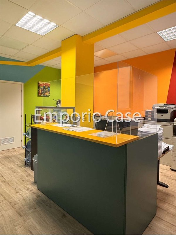 ufficio in vendita a Modena in zona Amendola