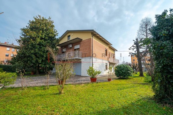 casa indipendente in vendita a Modena in zona San Damaso