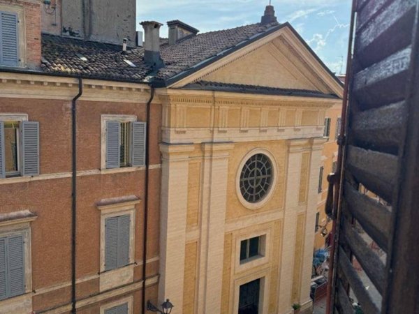 appartamento in vendita a Modena in zona Centro Storico