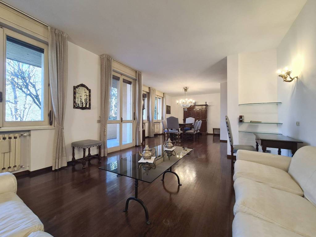 appartamento in vendita a Modena in zona Centro Storico