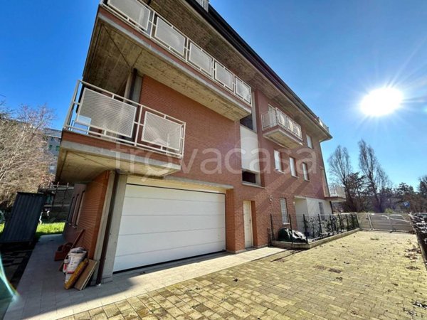 casa indipendente in vendita a Modena in zona San Faustino