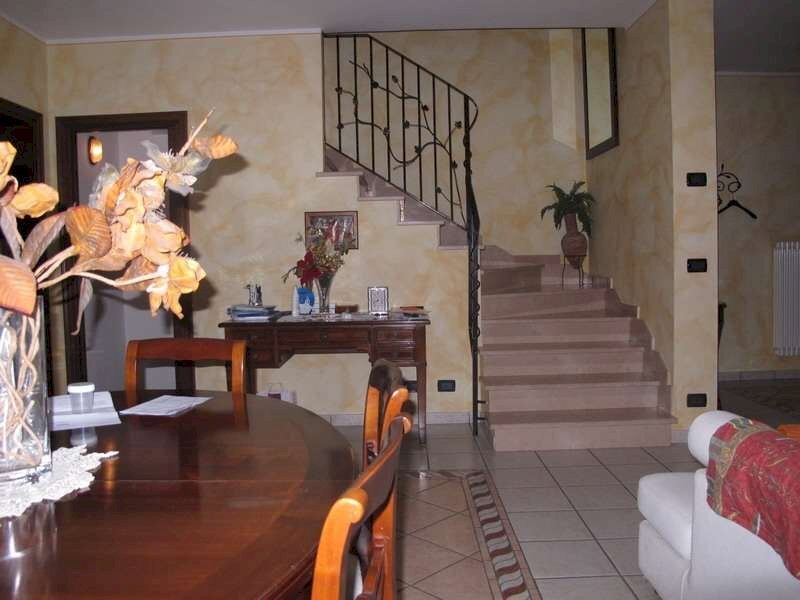casa indipendente in vendita a Modena in zona Fossalta