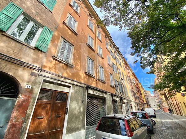 appartamento in vendita a Modena in zona Centro Storico