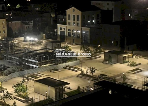 ufficio in vendita a Modena in zona Centro Storico