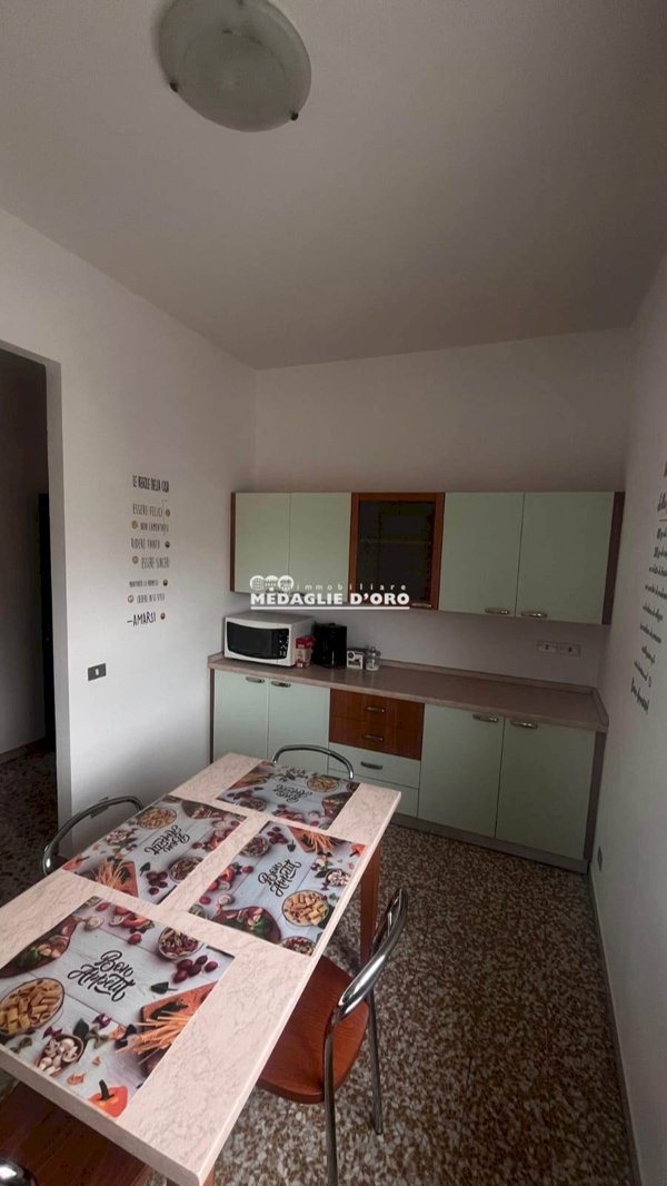 appartamento in vendita a Modena in zona Amendola