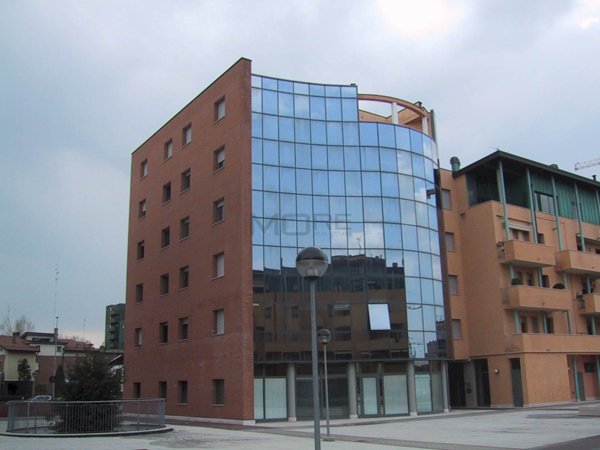 ufficio in vendita a Modena