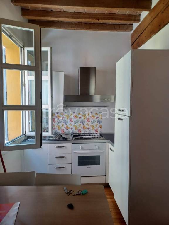 appartamento in vendita a Modena in zona Centro Storico