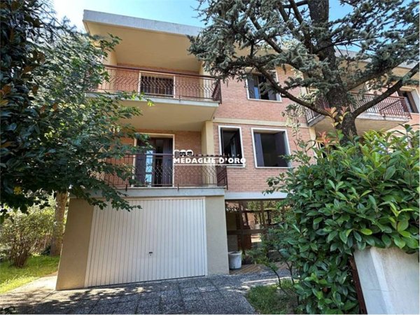 casa indipendente in vendita a Modena in zona Sant'Agnese