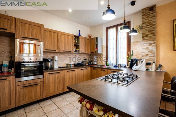 casa indipendente in vendita a Modena in zona Crocetta