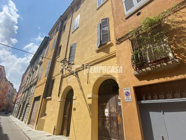 appartamento in vendita a Modena in zona Centro Storico