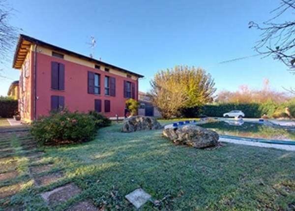 casa indipendente in vendita a Modena in zona Madonnina / Quattro Ville
