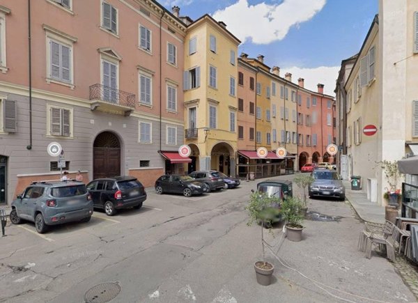 appartamento in vendita a Modena in zona Centro Storico