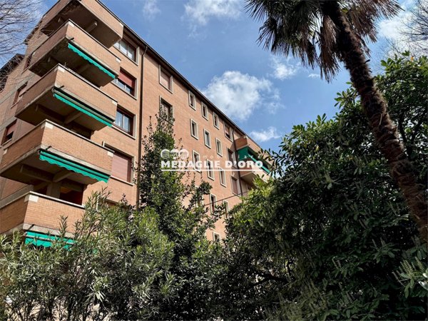 appartamento in vendita a Modena in zona Centro Storico