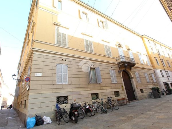 negozio in vendita a Modena in zona Centro Storico