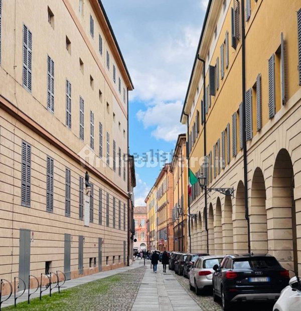 appartamento in vendita a Modena in zona Centro Storico