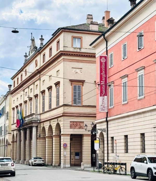 appartamento in vendita a Modena in zona Centro Storico