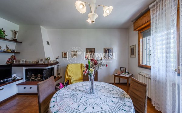 casa indipendente in vendita a Modena in zona Albareto