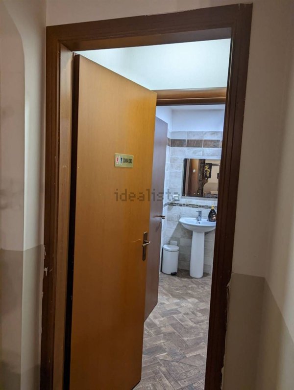 negozio in vendita a Modena in zona Centro Storico