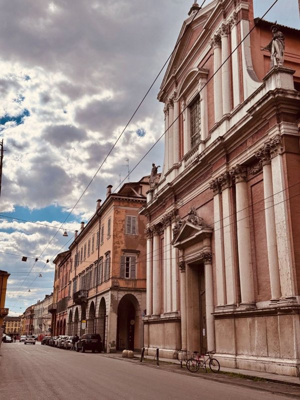appartamento in vendita a Modena in zona Centro Storico