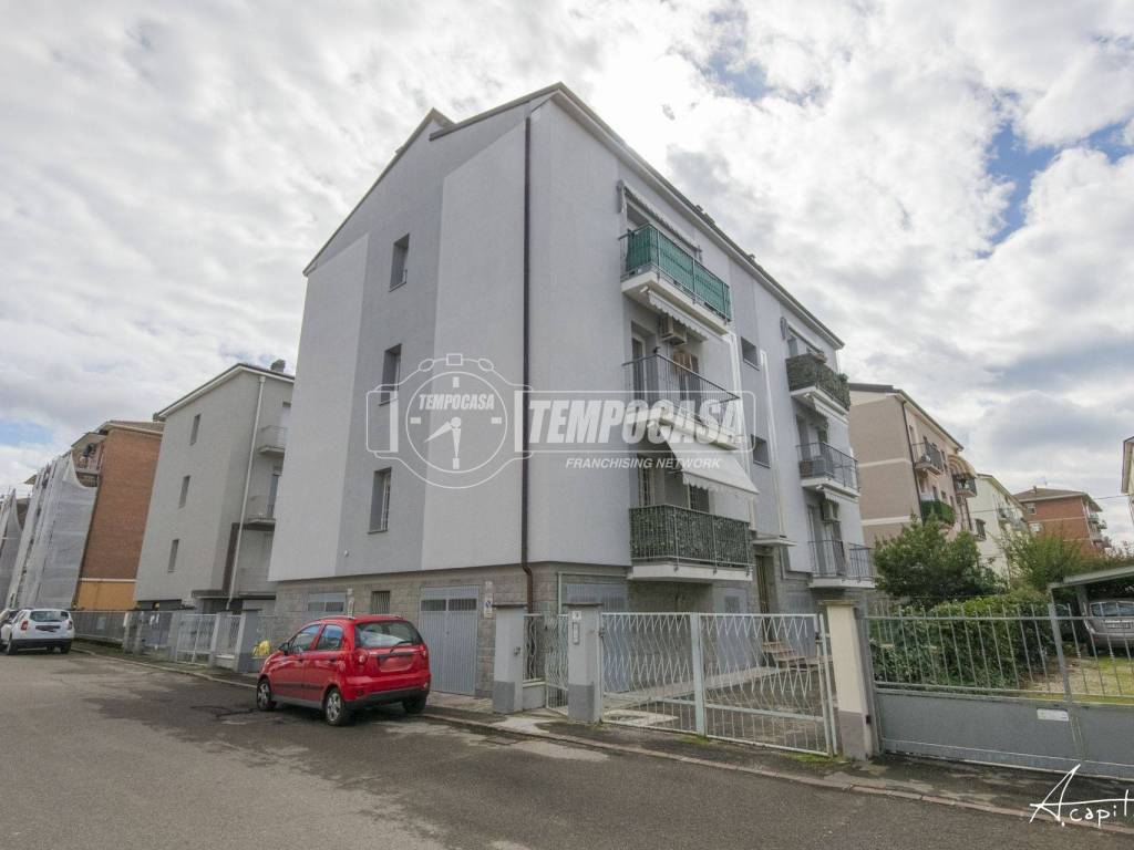 appartamento in vendita a Modena in zona Madonnina / Quattro Ville