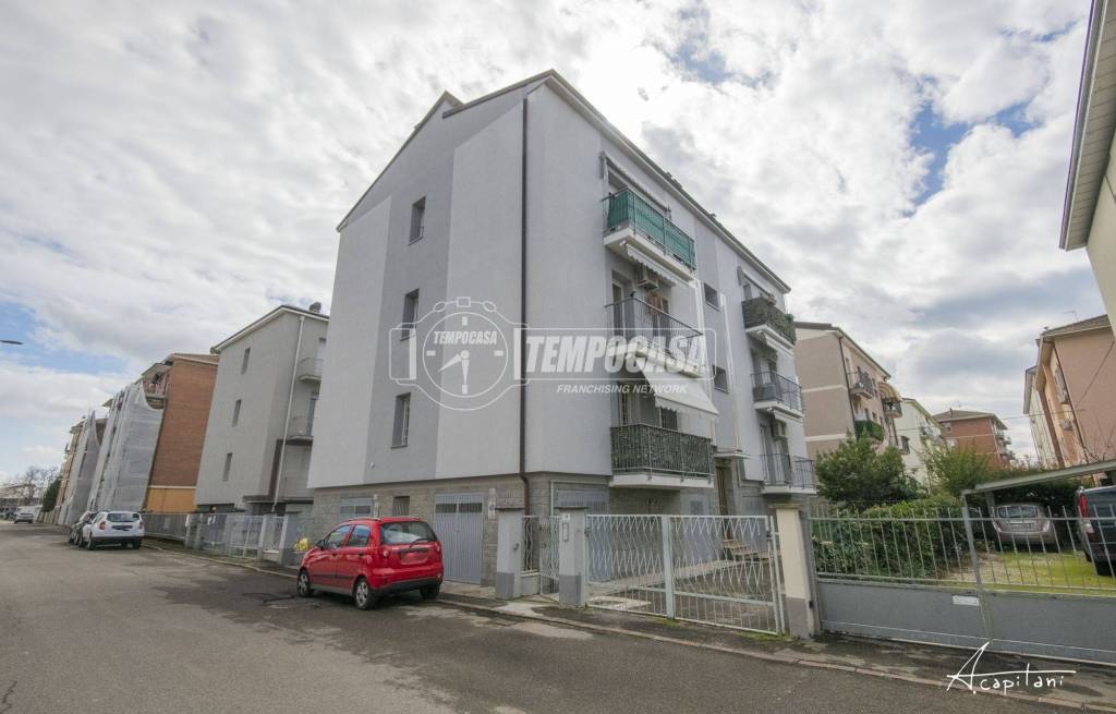 appartamento in vendita a Modena in zona Madonnina / Quattro Ville