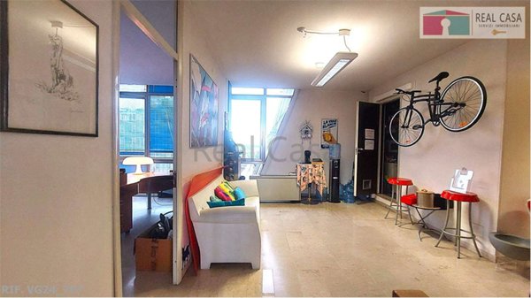 ufficio in vendita a Modena in zona San Faustino