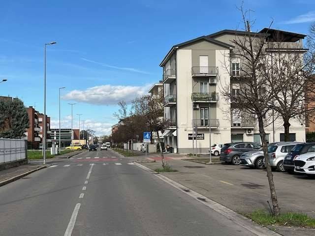 negozio in vendita a Modena in zona Cognento