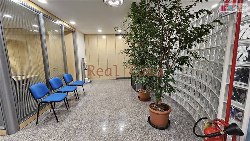 ufficio in vendita a Modena in zona San Faustino