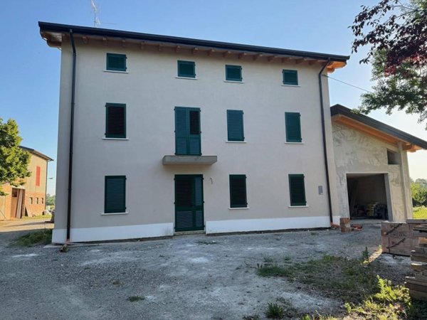 casa indipendente in vendita a Modena in zona Sant'Agnese