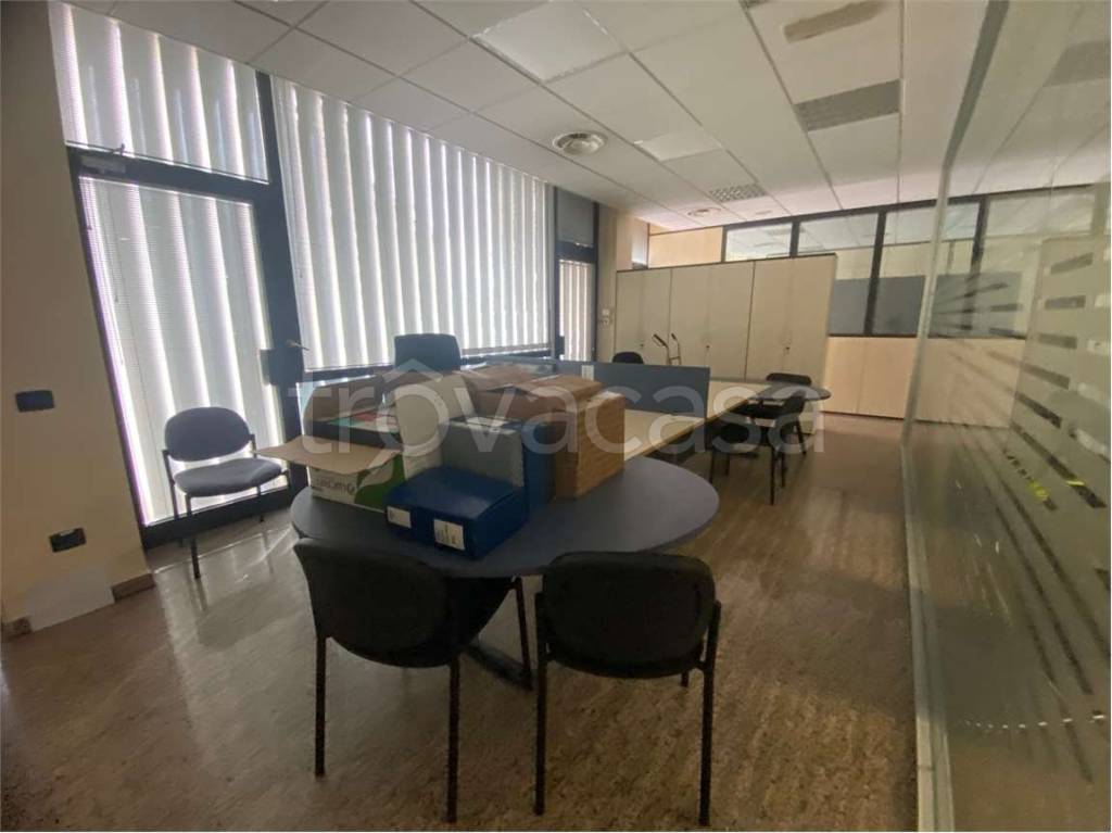 ufficio in vendita a Modena in zona San Faustino