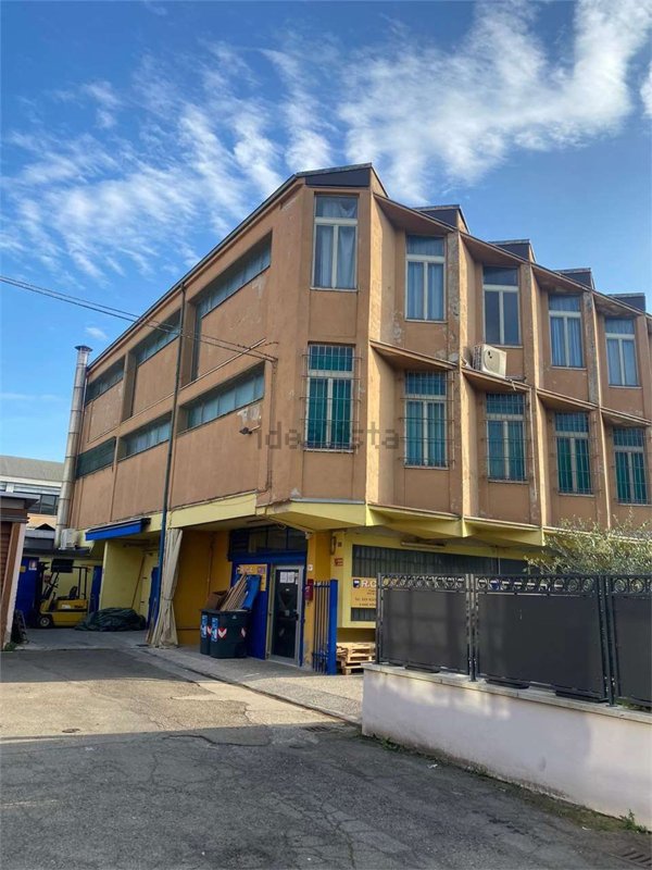 capannone in vendita a Modena in zona San Cataldo