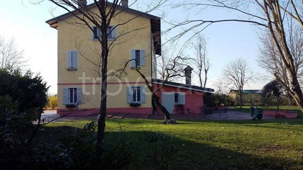 casa indipendente in vendita a Modena in zona Cognento