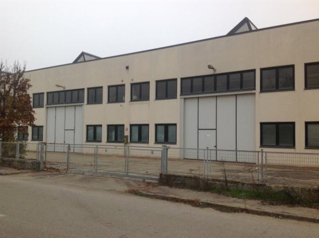 locale commerciale in vendita a Modena in zona Crocetta