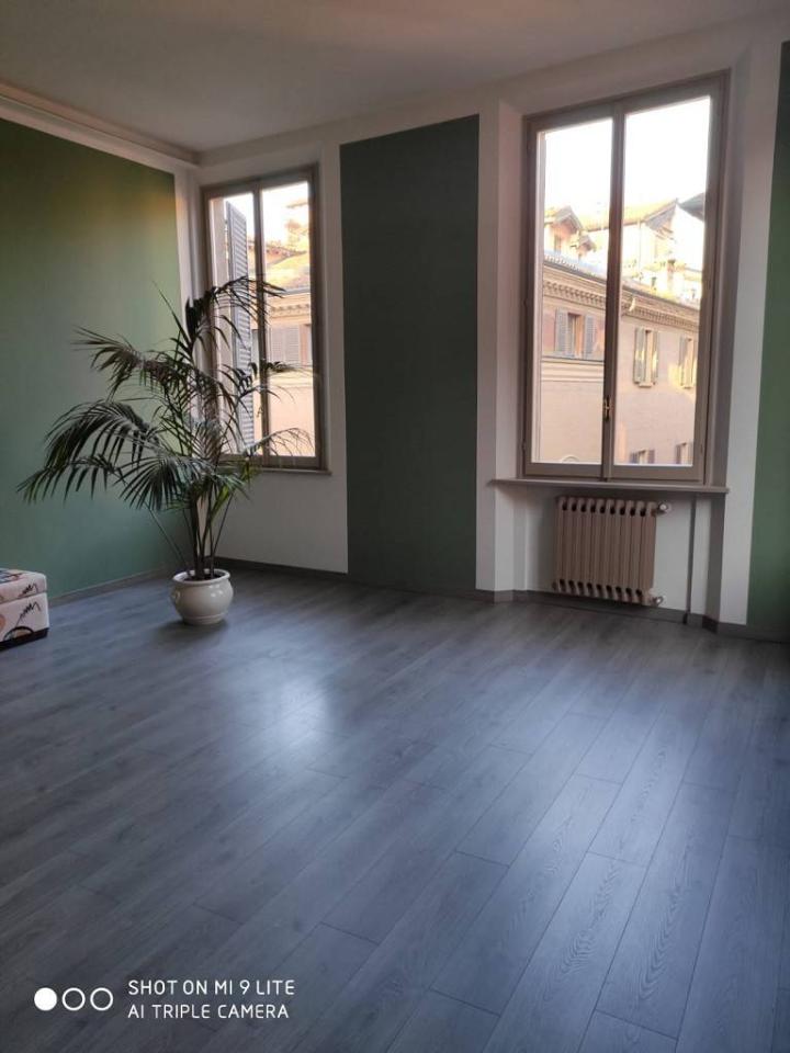 appartamento in vendita a Modena in zona Centro Storico