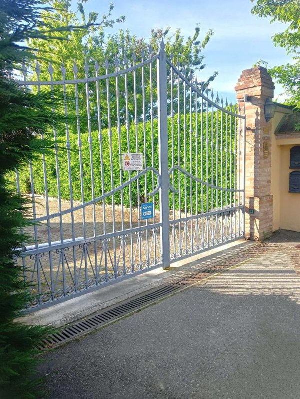 casa indipendente in vendita a Modena in zona Madonnina / Quattro Ville
