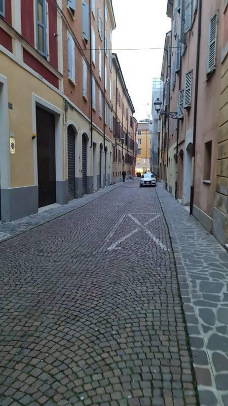 negozio in vendita a Modena in zona Centro Storico