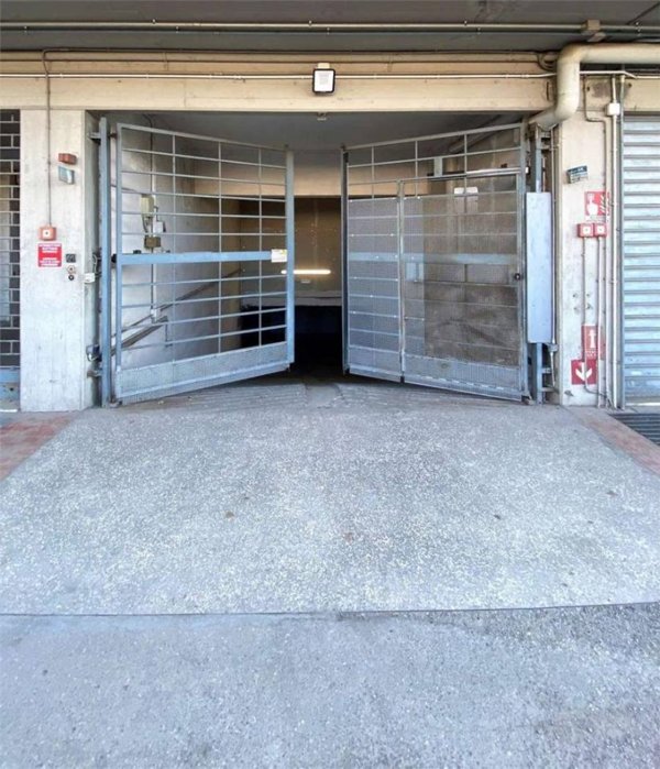 casa indipendente in vendita a Modena in zona Centro Storico