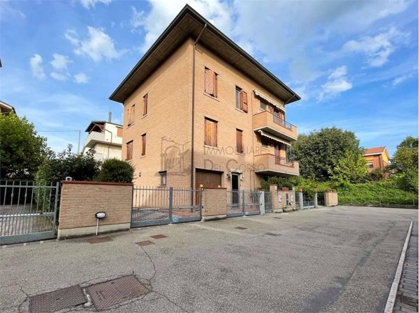casa indipendente in vendita a Modena in zona Crocetta